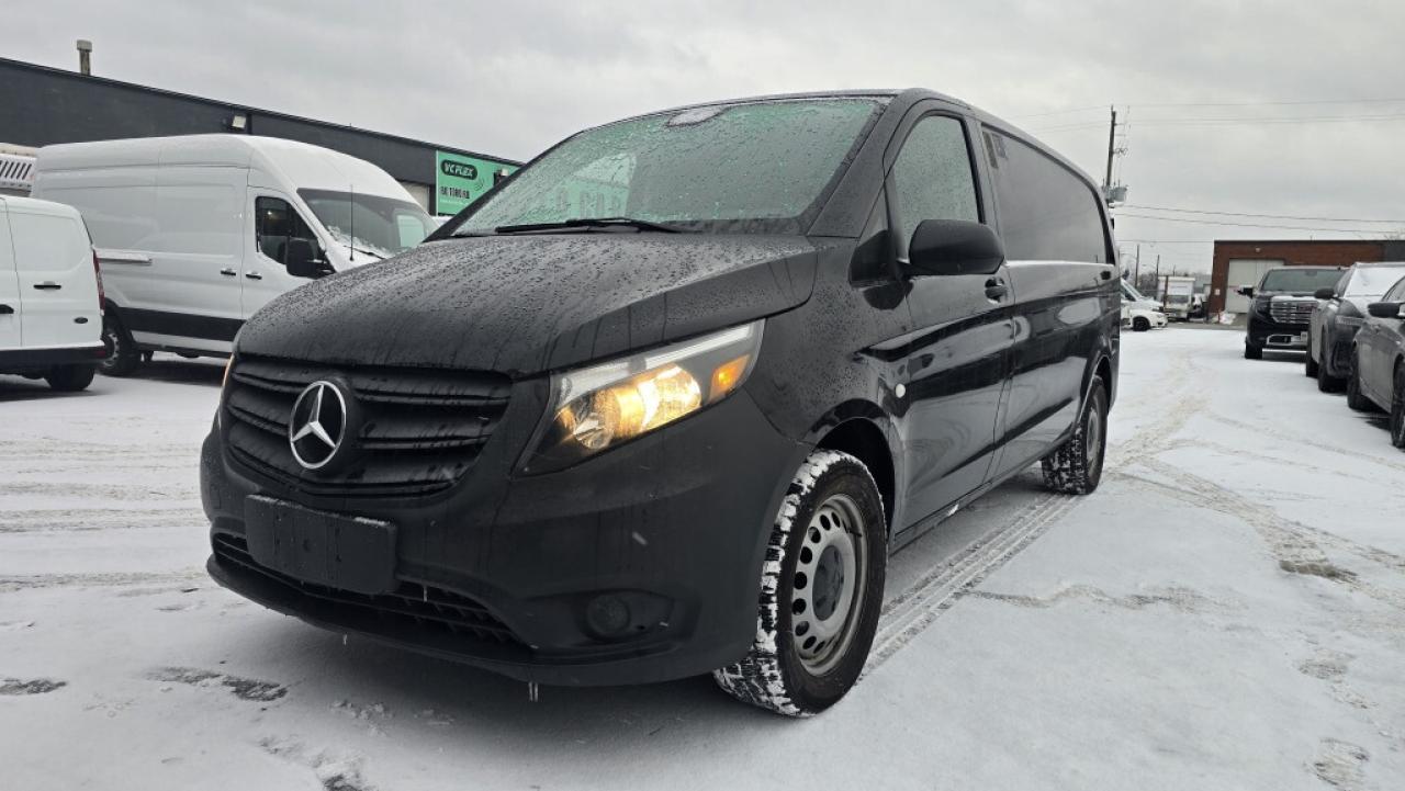 2023 Mercedes-Benz Metris Passenger Van 135WB - 10Ft Cargo - Only 9000km! Photo2