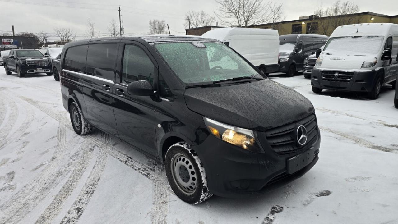 2023 Mercedes-Benz Metris Passenger Van 135WB - 10Ft Cargo - Only 9000km! Photo