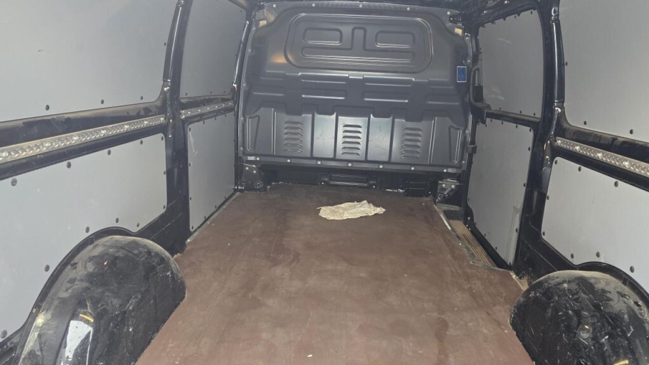 2023 Mercedes-Benz Metris Passenger Van 135WB - 10Ft Cargo - Only 9000km! Photo