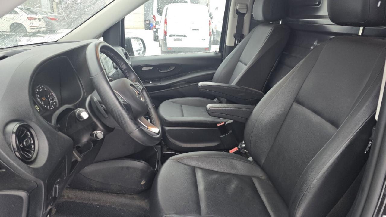 2023 Mercedes-Benz Metris Passenger Van 135WB - 10Ft Cargo - Only 9000km! Photo