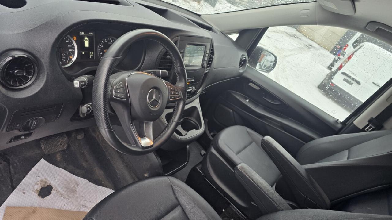 2023 Mercedes-Benz Metris Passenger Van 135WB - 10Ft Cargo - Only 9000km! Photo