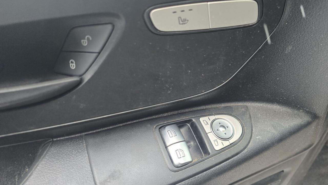 2023 Mercedes-Benz Metris Passenger Van 135WB - 10Ft Cargo - Only 9000km! Photo