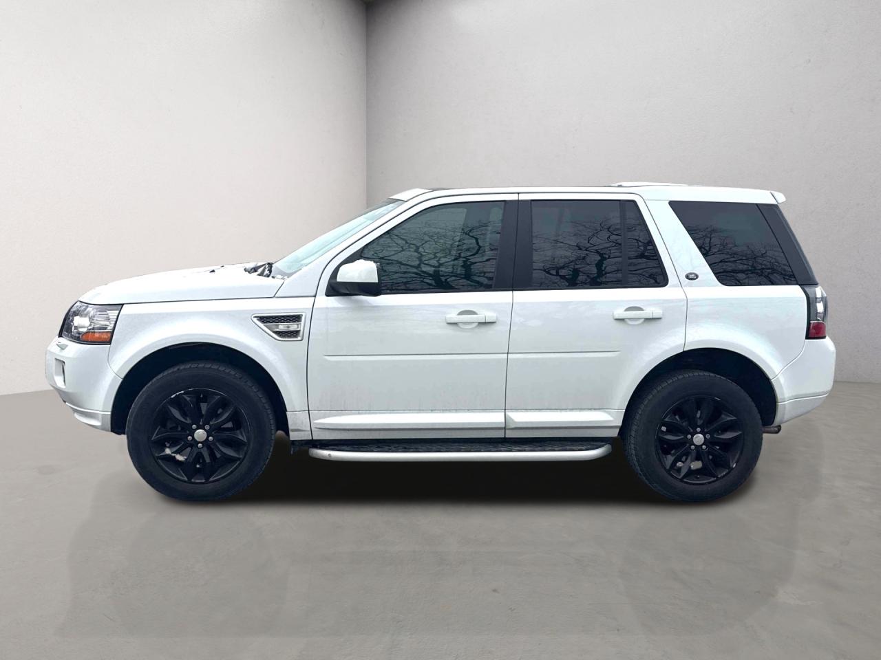 2014 Land Rover LR2 AWD Leather Dual Sunroof Photo2