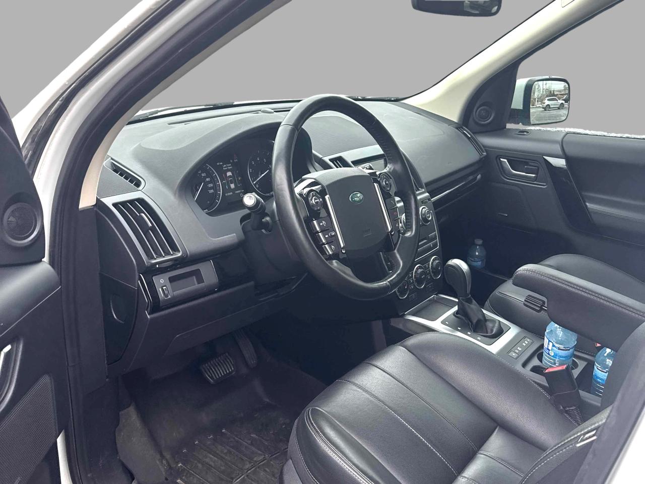 2014 Land Rover LR2 AWD Leather Dual Sunroof Photo