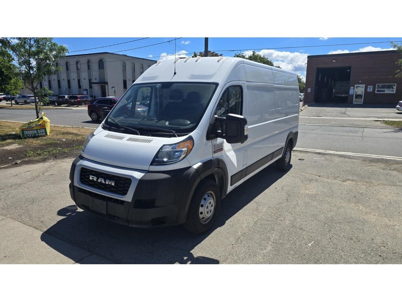 2021 RAM ProMaster 2500 159WB (12Ft Cargo Length) - V6 Gas - 3 PASS Photo3