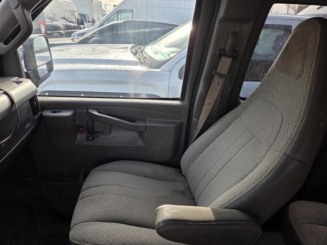 2018 GMC Savana Passenger Savana 3500 LS - 8 Passenger - V8 Gas Photo