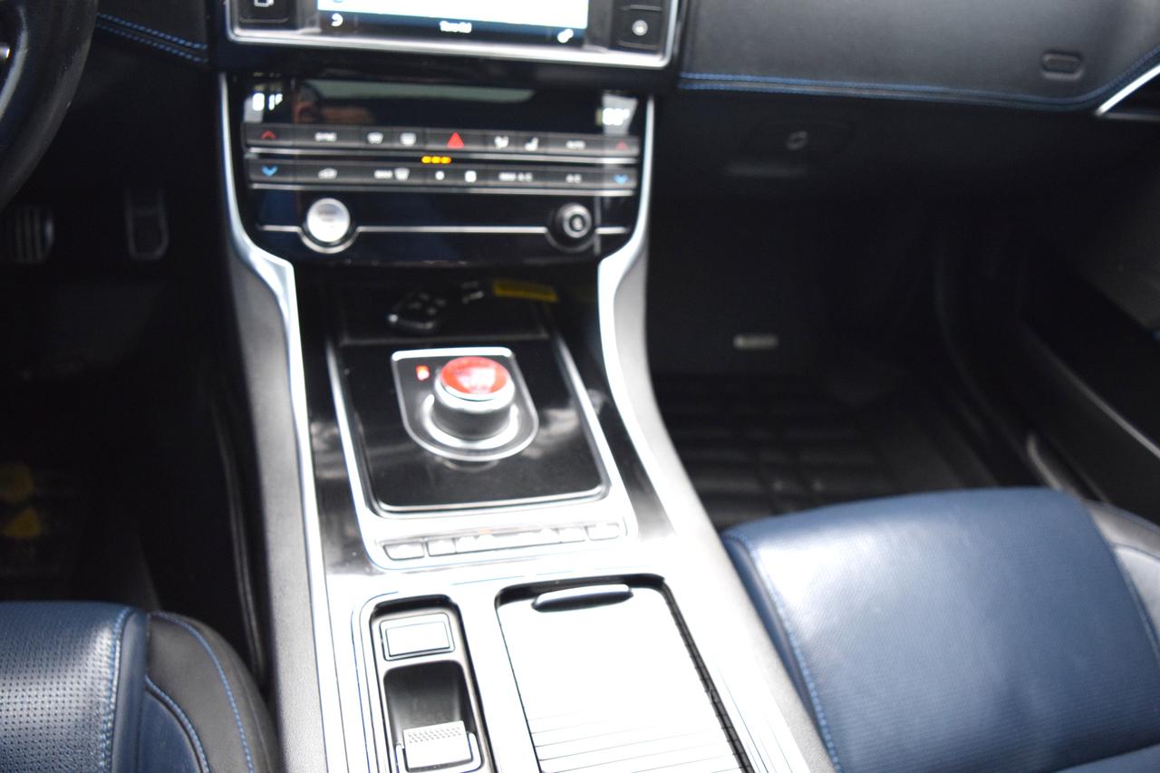 2018 Jaguar XE 20d R-Sport AWD Diesel Photo