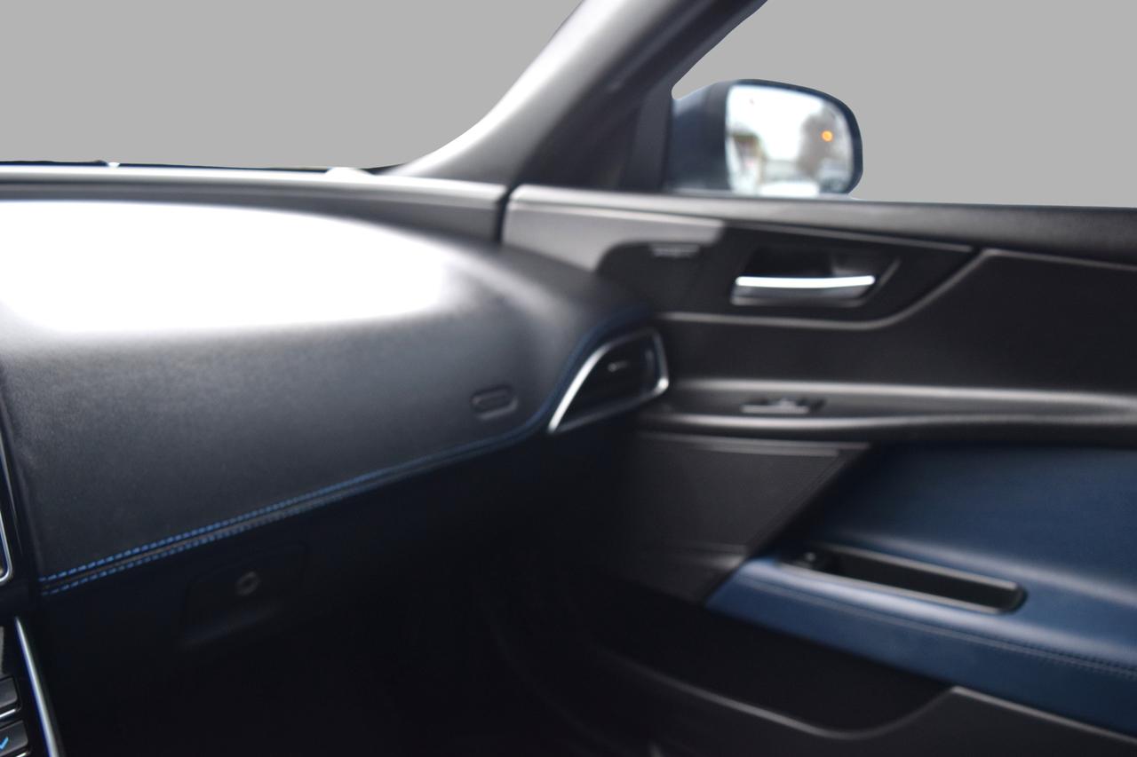 2018 Jaguar XE 20d R-Sport AWD Diesel Photo