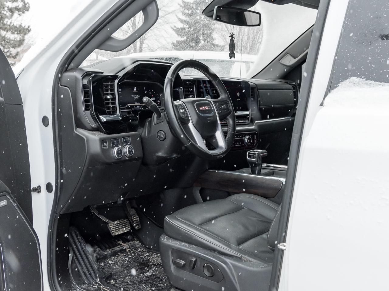 2025 GMC Sierra 1500 4WD Crew Cab 157  SLT Photo