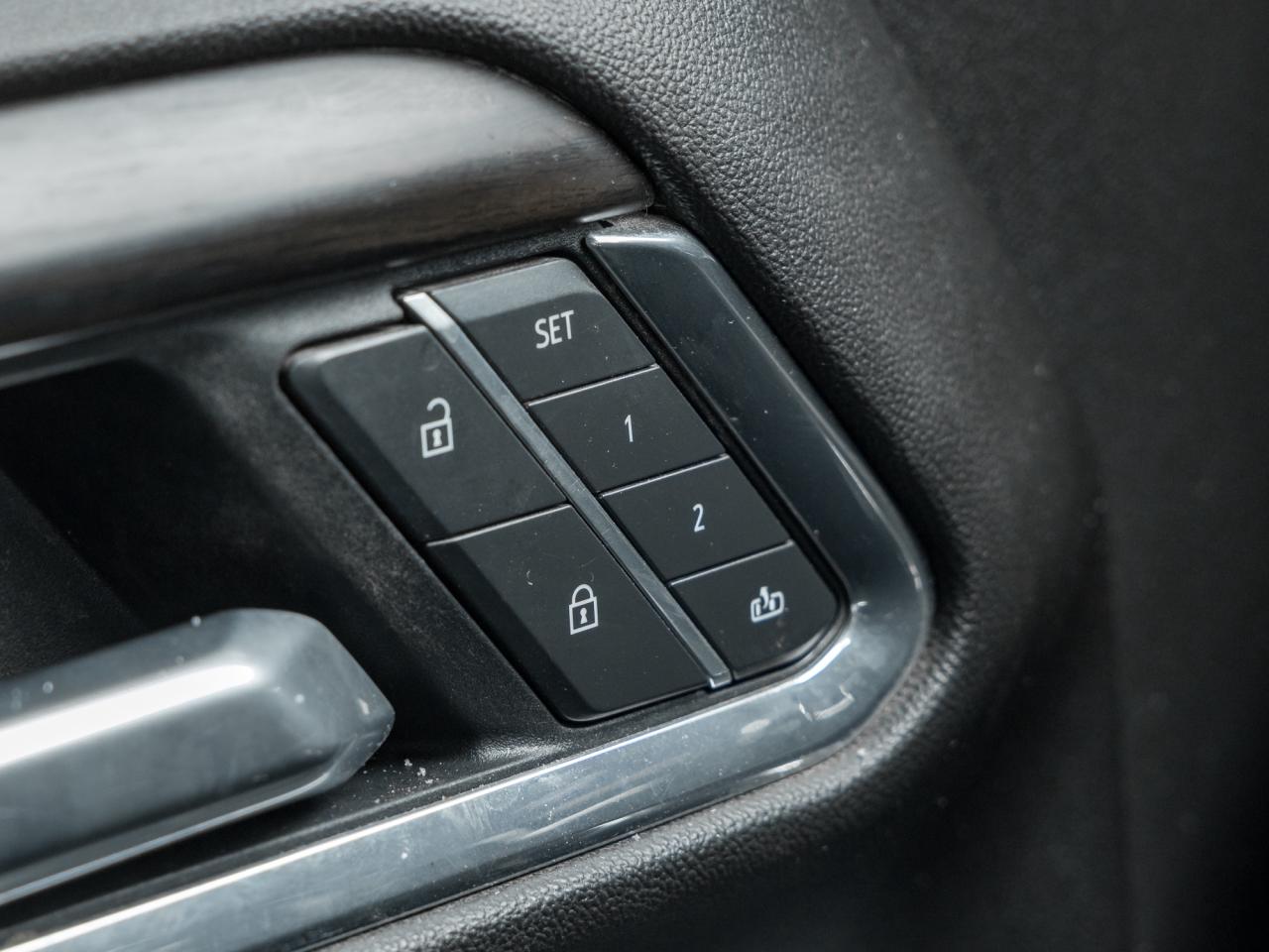 2025 GMC Sierra 1500 4WD Crew Cab 157  SLT Photo