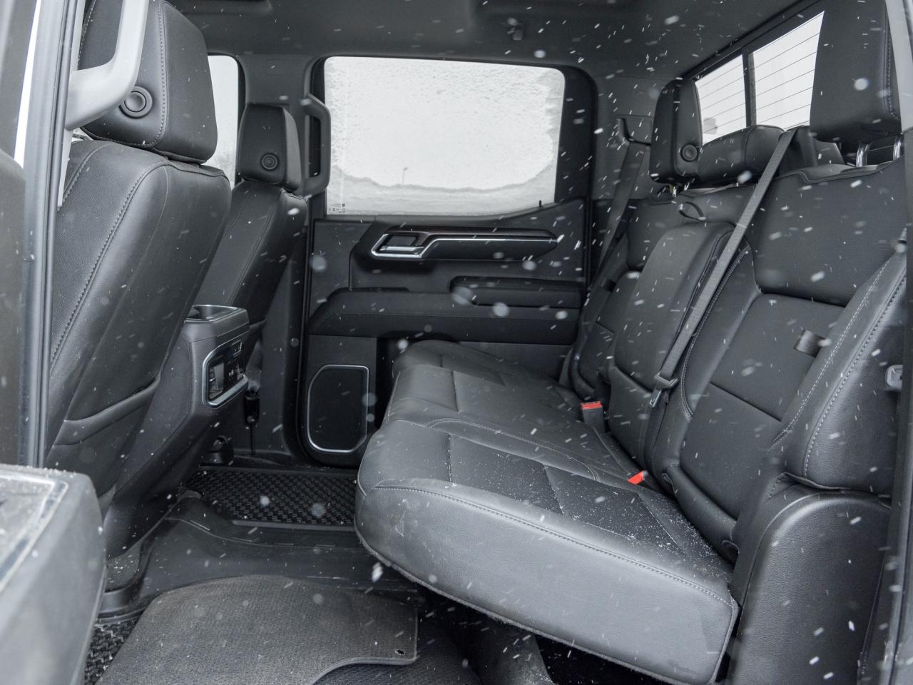 2025 GMC Sierra 1500 4WD Crew Cab 157  SLT Photo