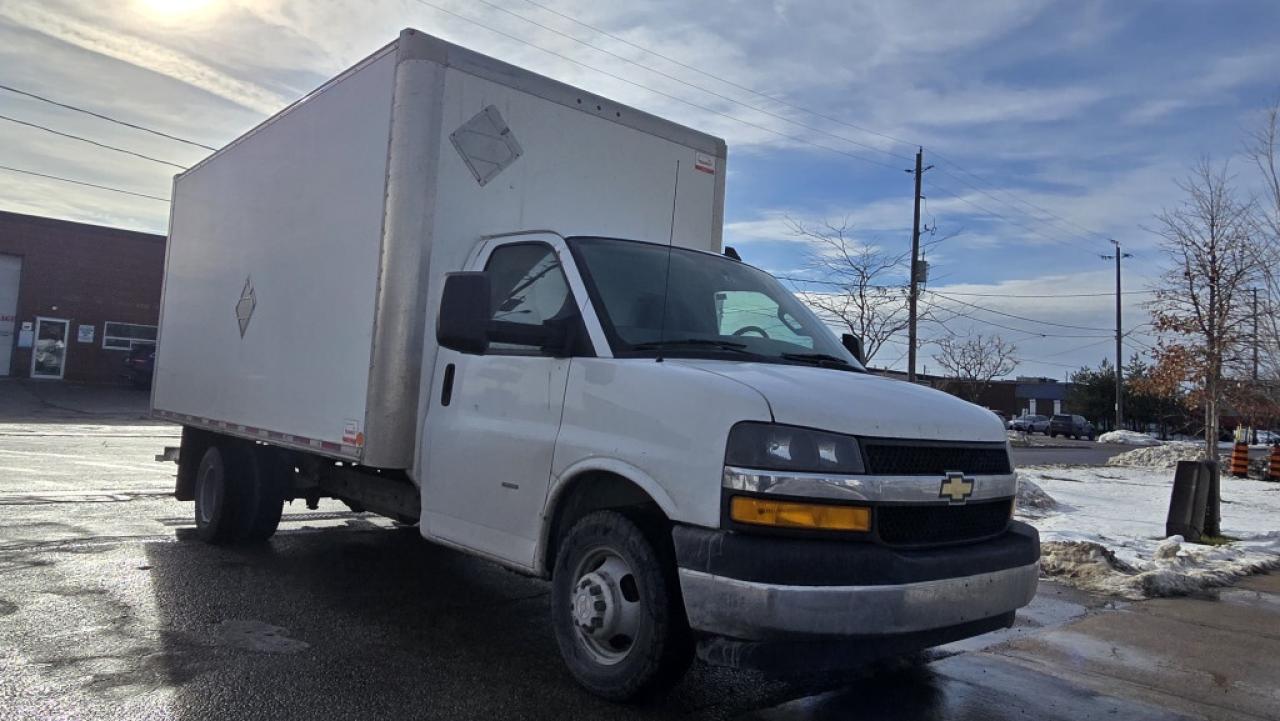 2019 Chevrolet Express G3500 - 16Ft x 84 Tall Box - Ramp - V8 Gasoline Photo3