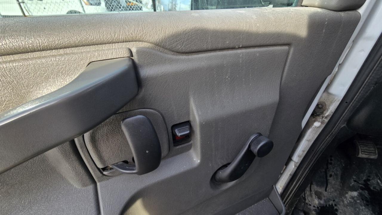 2019 Chevrolet Express G3500 - 16Ft x 84 Tall Box - Ramp - V8 Gasoline Photo