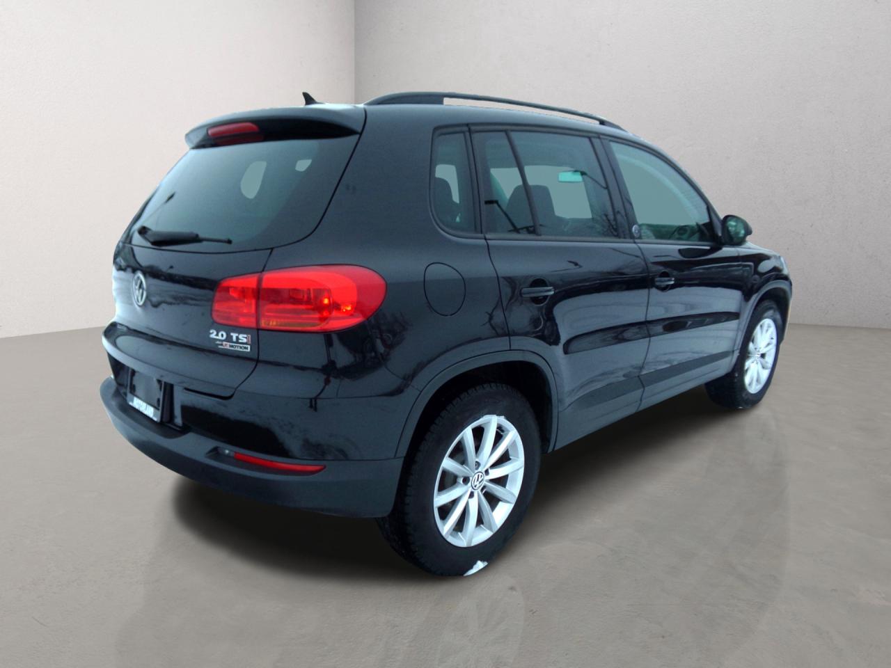 2017 Volkswagen Tiguan Wolfsburg Edition Leather Sunroof Photo3