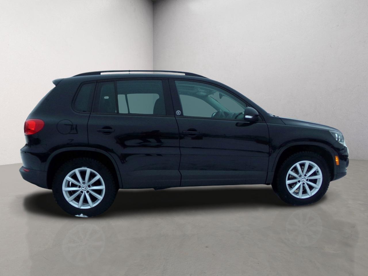 2017 Volkswagen Tiguan Wolfsburg Edition Leather Sunroof Photo2