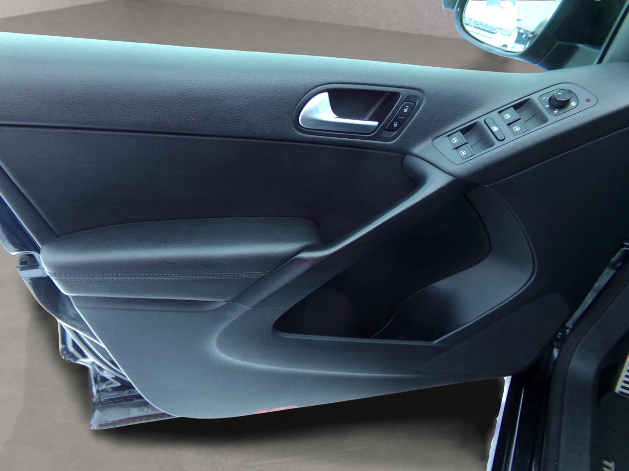 2017 Volkswagen Tiguan Wolfsburg Edition Leather Sunroof Photo