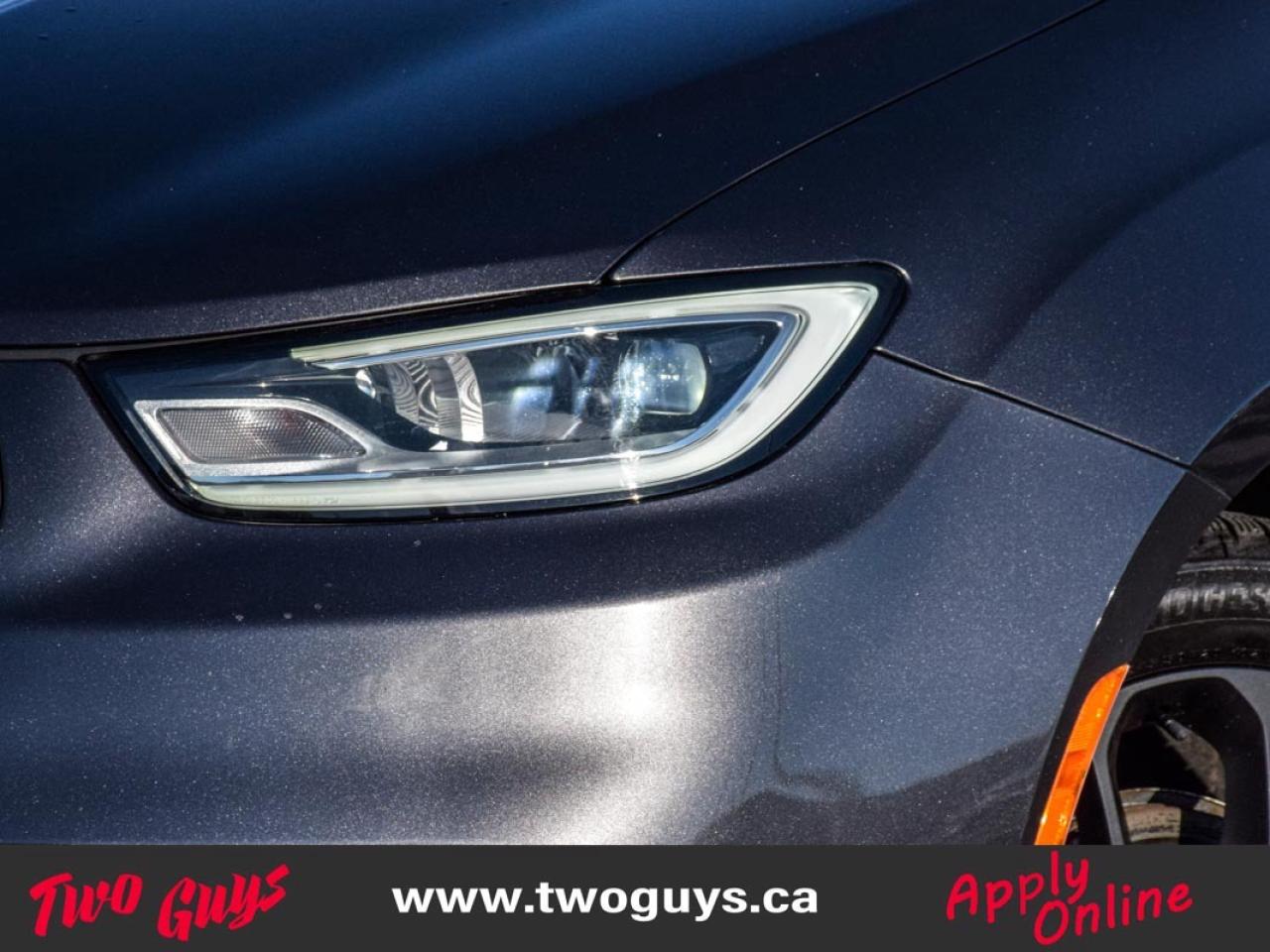 2022 Chrysler Pacifica Touring L   S Pkg   PANOROOF   Leather Photo