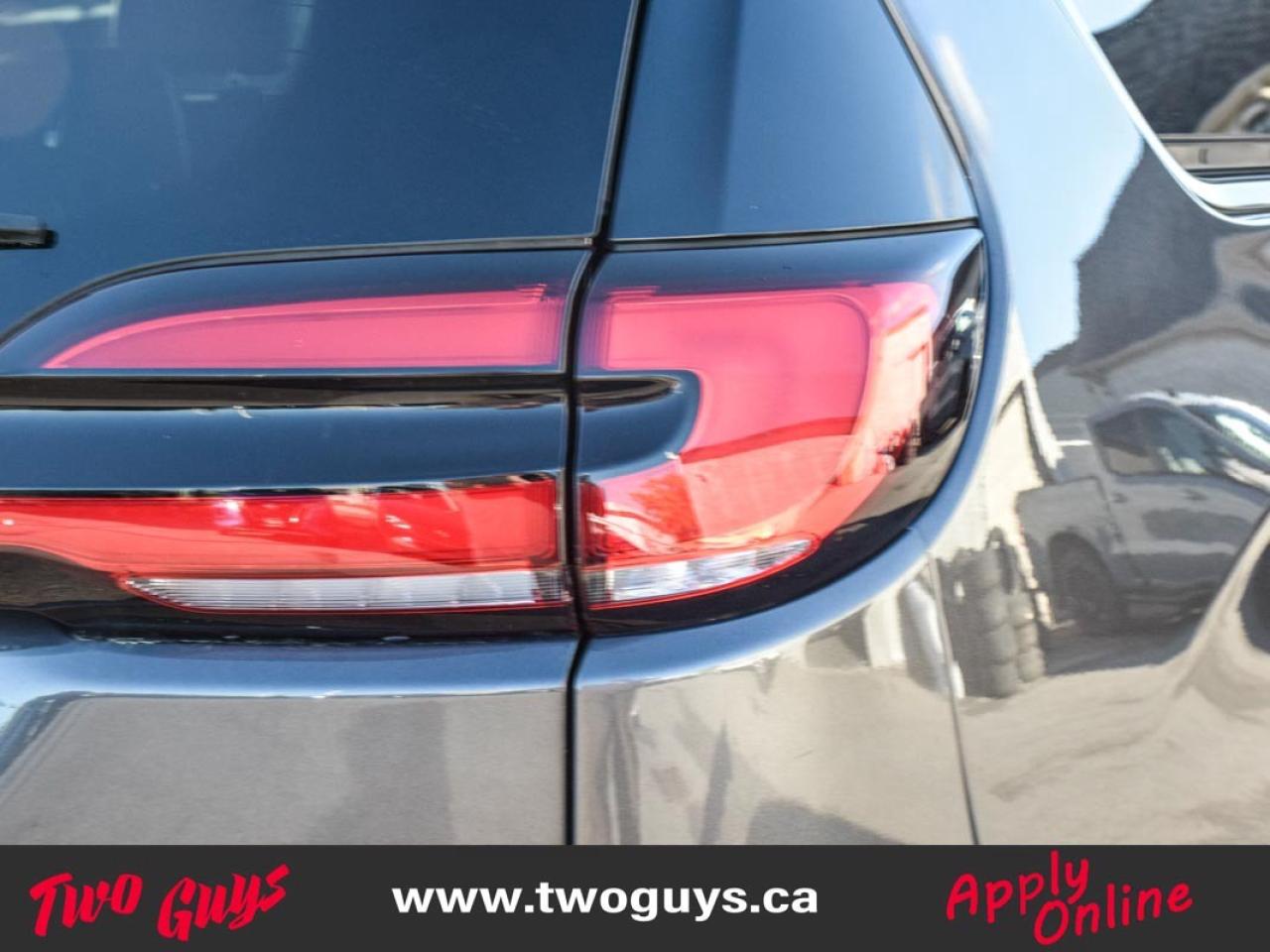 2022 Chrysler Pacifica Touring L   S Pkg   PANOROOF   Leather Photo