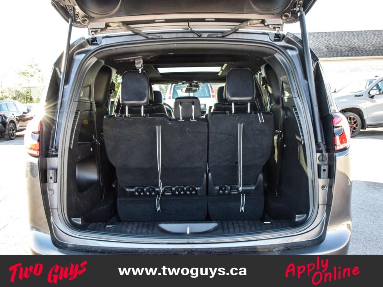 2022 Chrysler Pacifica Touring L   S Pkg   PANOROOF   Leather Photo