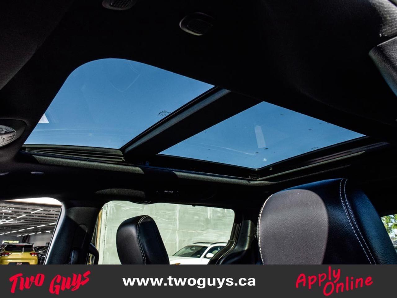 2022 Chrysler Pacifica Touring L   S Pkg   PANOROOF   Leather Photo