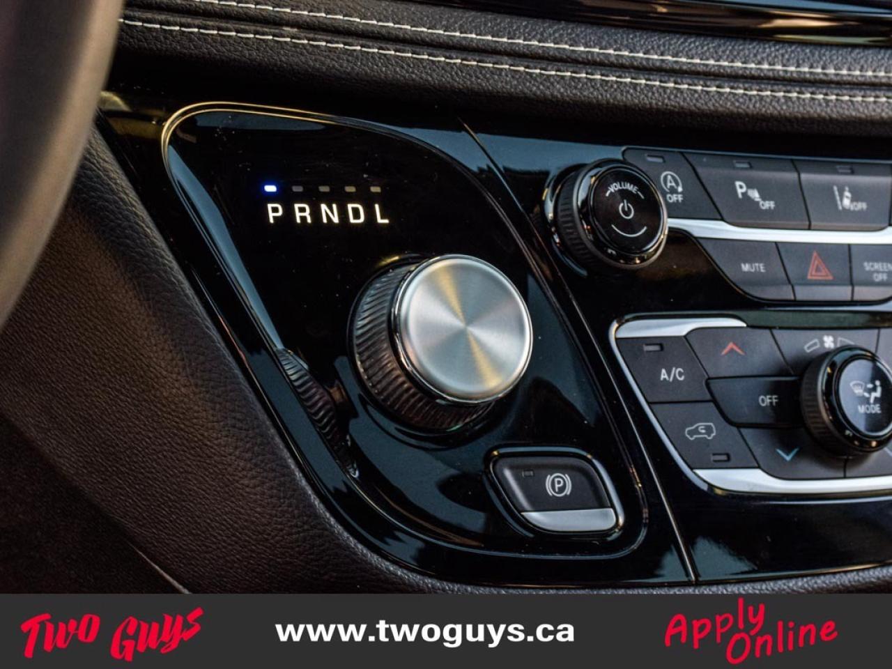 2022 Chrysler Pacifica Touring L   S Pkg   PANOROOF   Leather Photo