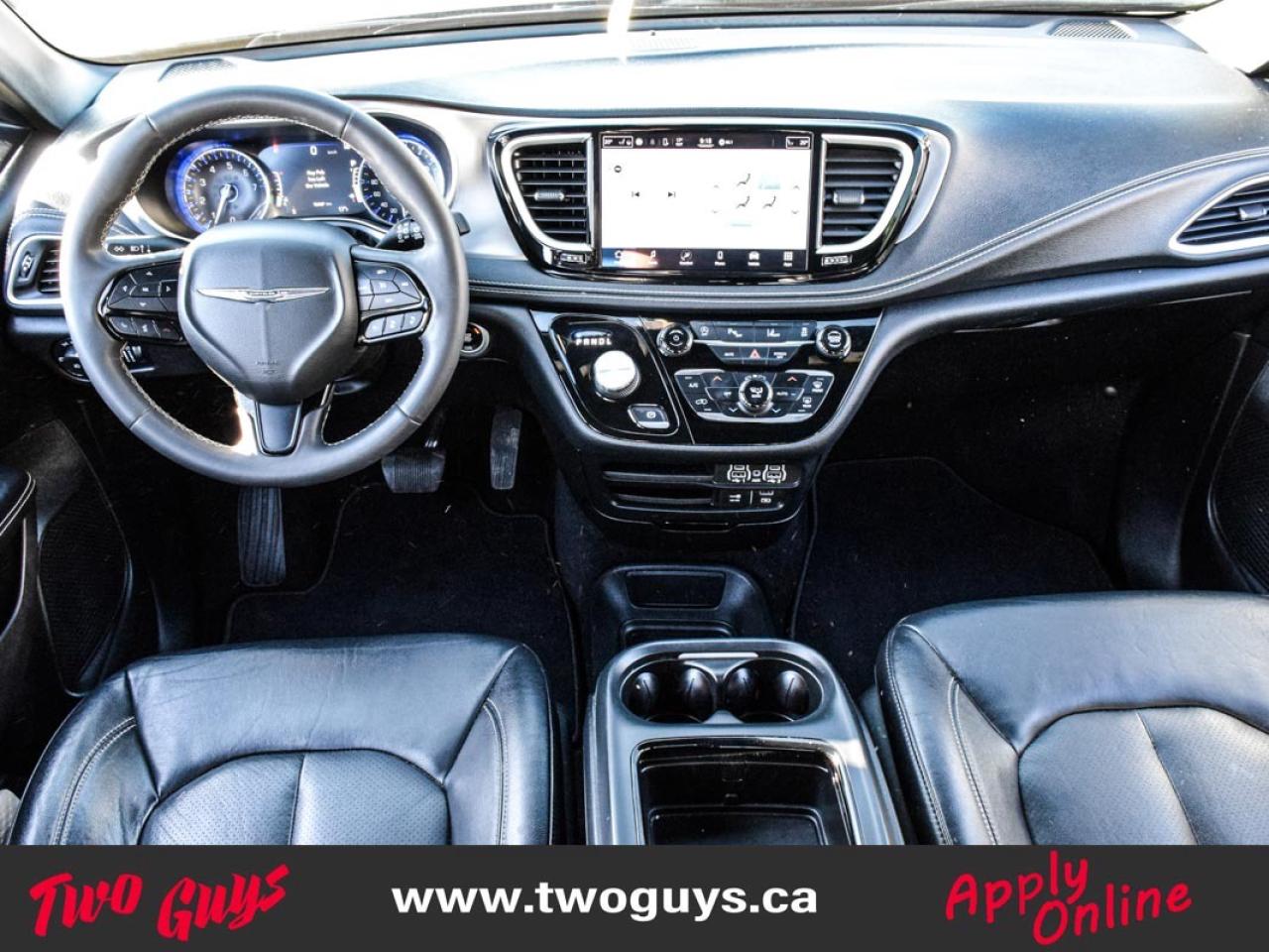 2022 Chrysler Pacifica Touring L   S Pkg   PANOROOF   Leather Photo