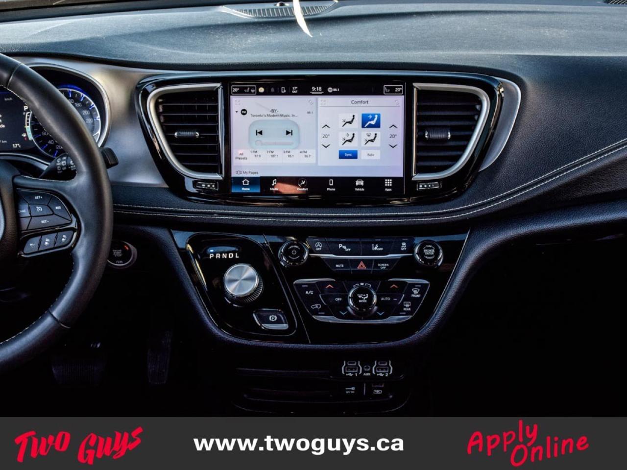 2022 Chrysler Pacifica Touring L   S Pkg   PANOROOF   Leather Photo