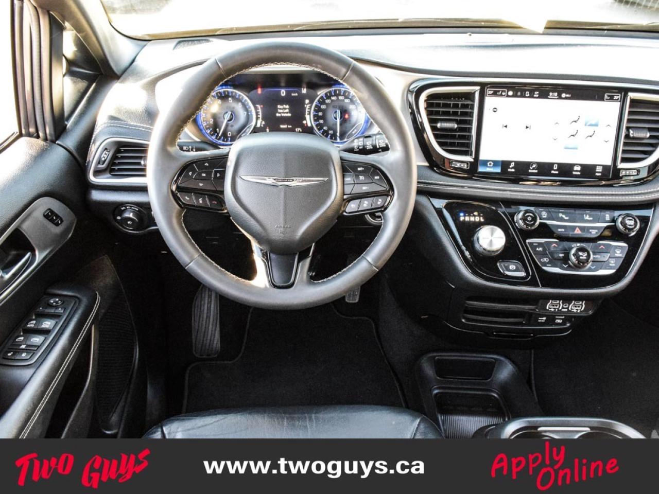 2022 Chrysler Pacifica Touring L   S Pkg   PANOROOF   Leather Photo