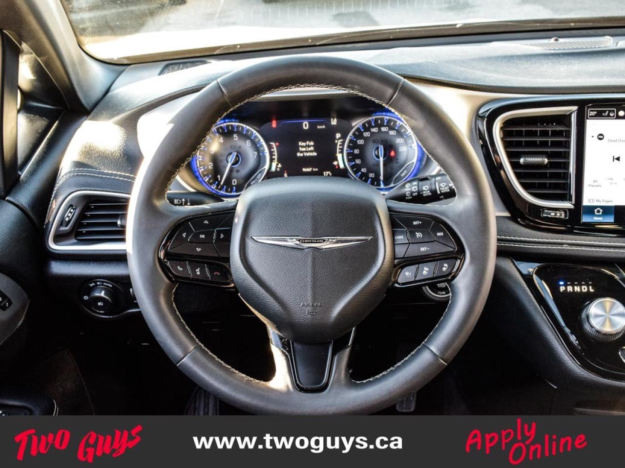 2022 Chrysler Pacifica Touring L   S Pkg   PANOROOF   Leather Photo