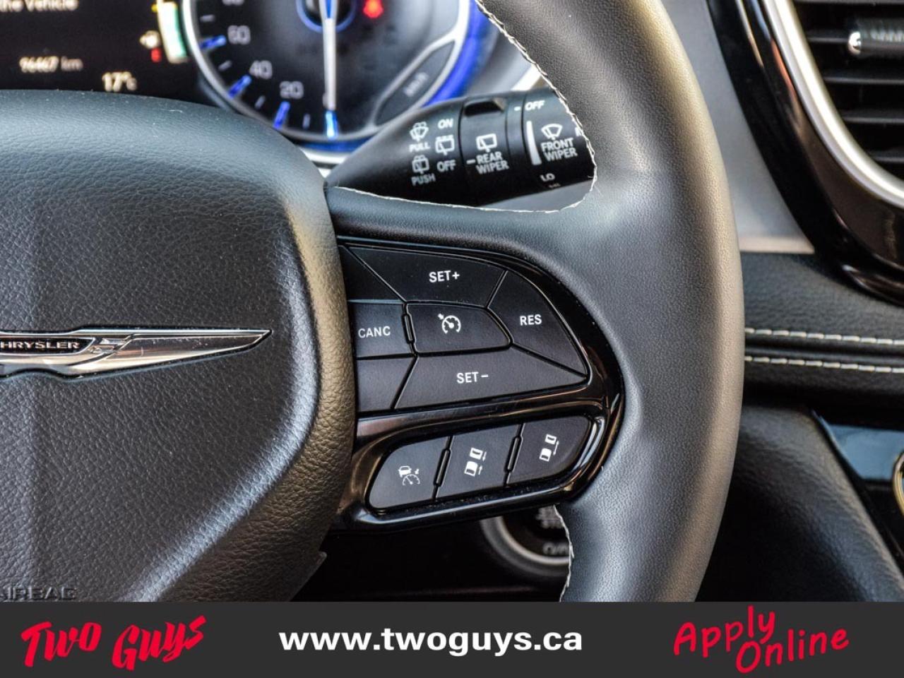 2022 Chrysler Pacifica Touring L   S Pkg   PANOROOF   Leather Photo