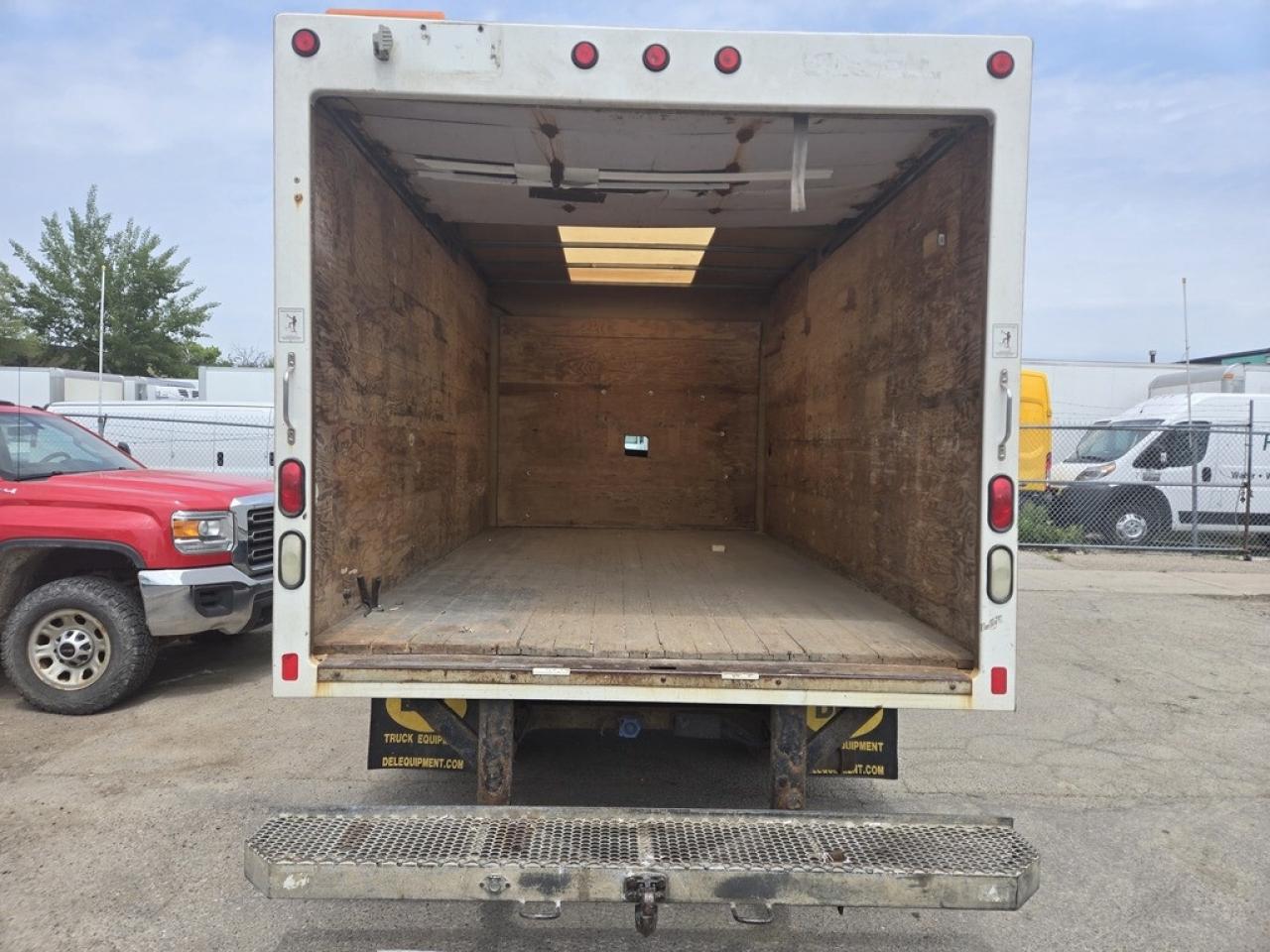 2013 GMC Savana Van G3500 14Ft Box V8 Gasoline Photo