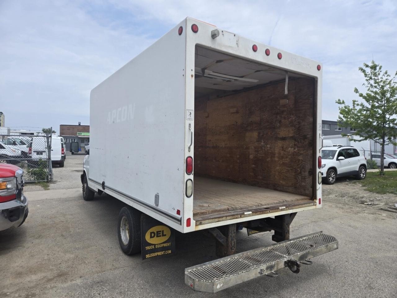 2013 GMC Savana Van G3500 14Ft Box V8 Gasoline Photo