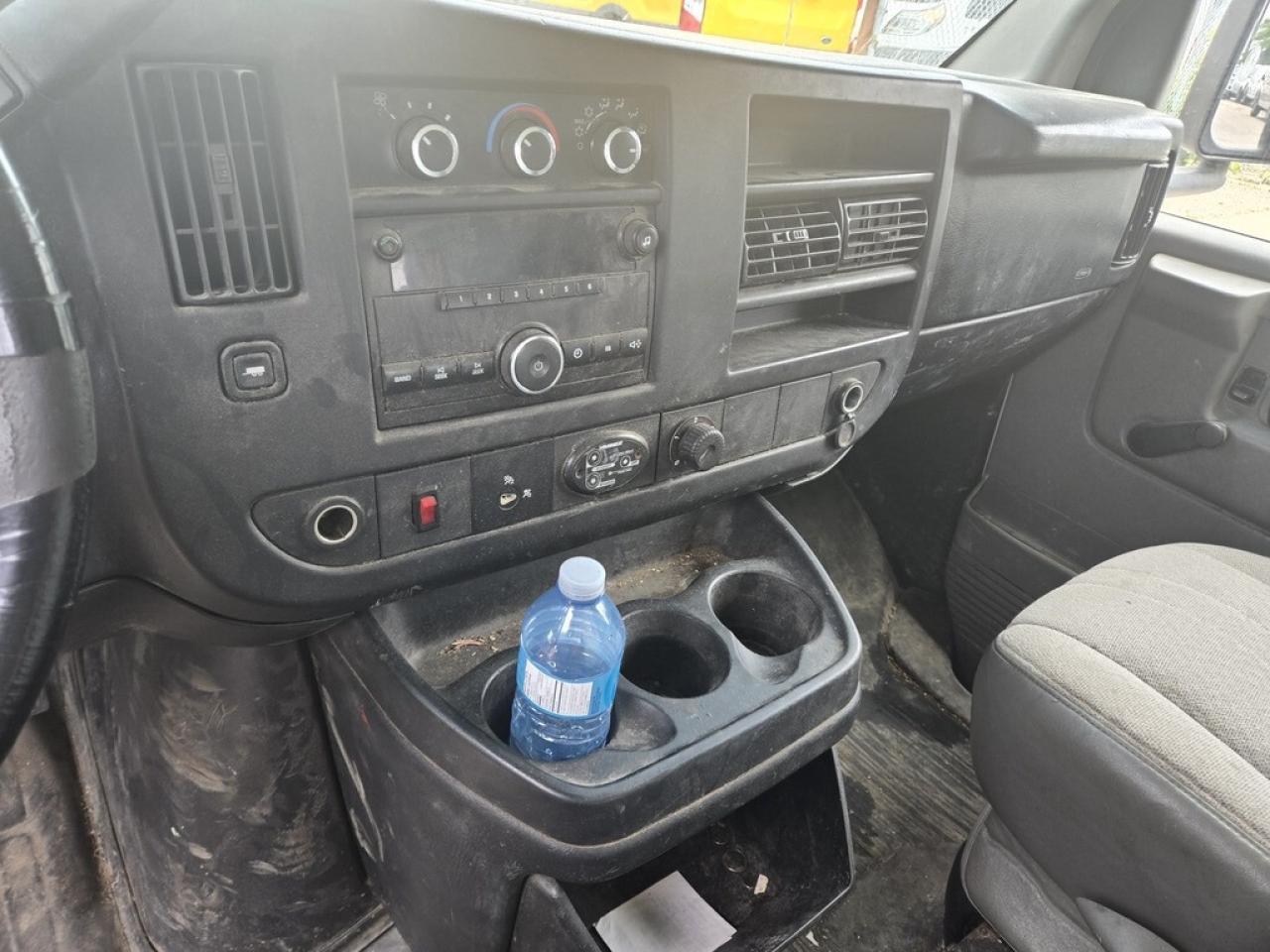 2013 GMC Savana Van G3500 14Ft Box V8 Gasoline Photo