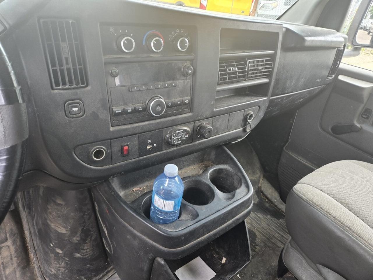 2013 GMC Savana Van G3500 14Ft Box V8 Gasoline Photo