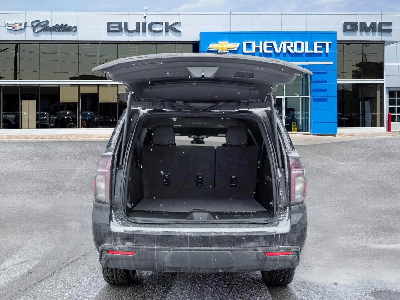 2023 Chevrolet Suburban 4WD 4dr LT Photo