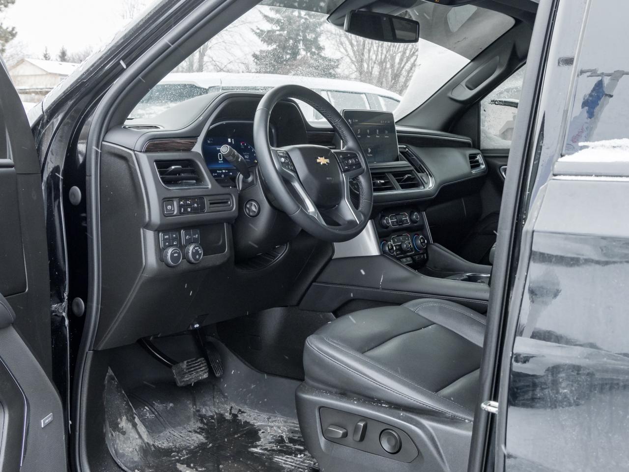 2023 Chevrolet Suburban 4WD 4dr LT Photo