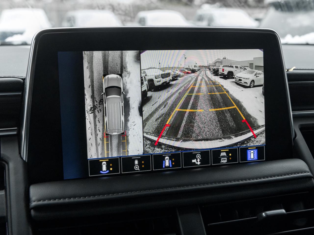 2023 Chevrolet Suburban 4WD 4dr LT Photo