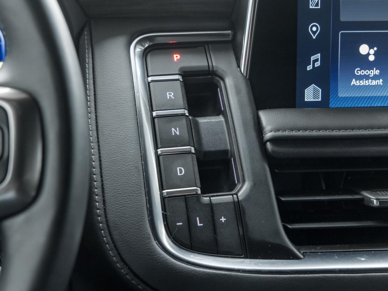 2023 Chevrolet Suburban 4WD 4dr LT Photo