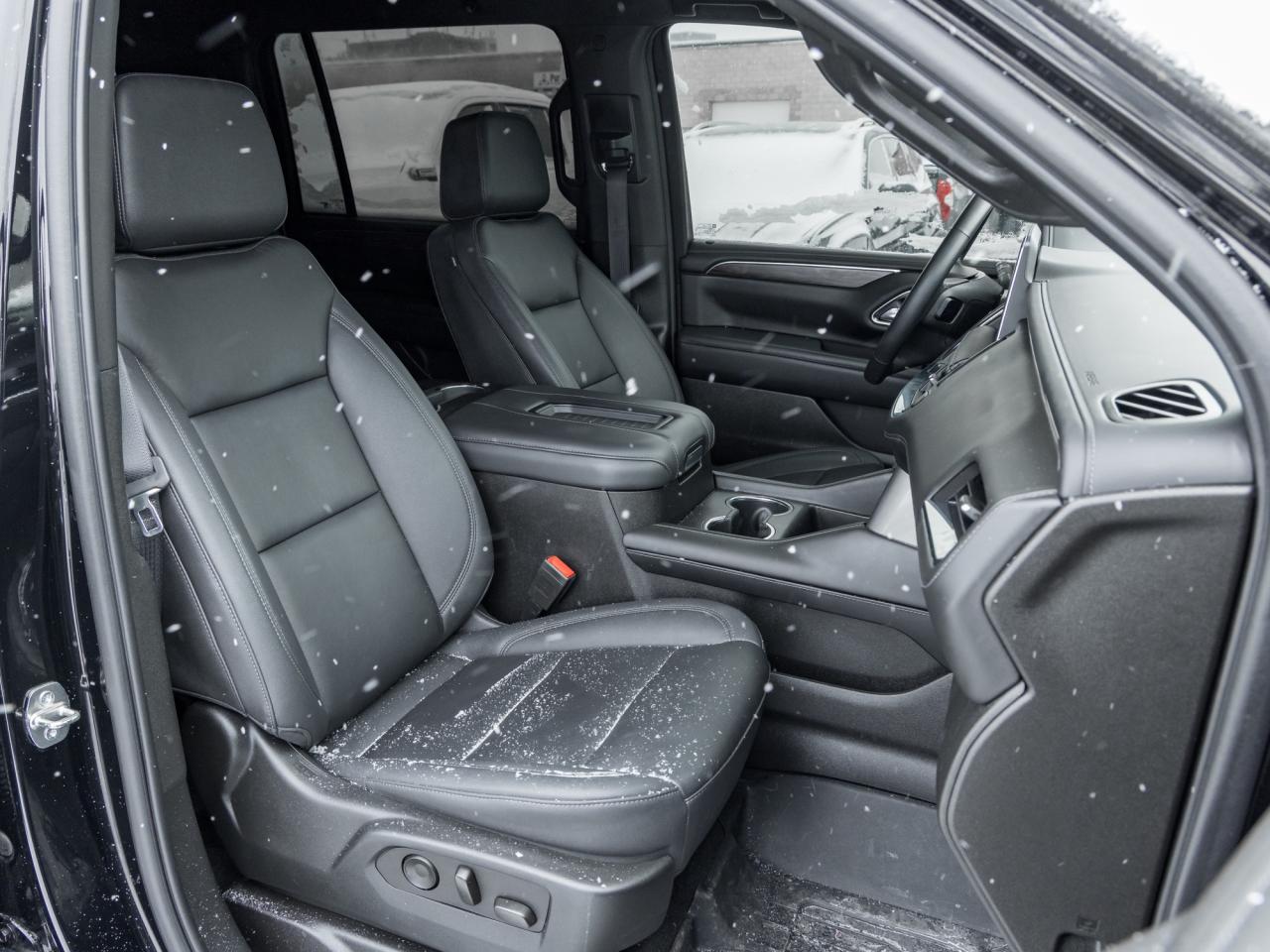 2023 Chevrolet Suburban 4WD 4dr LT Photo