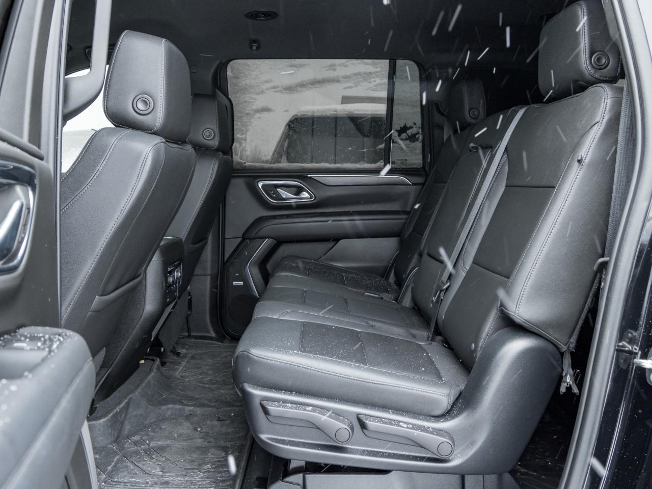 2023 Chevrolet Suburban 4WD 4dr LT Photo