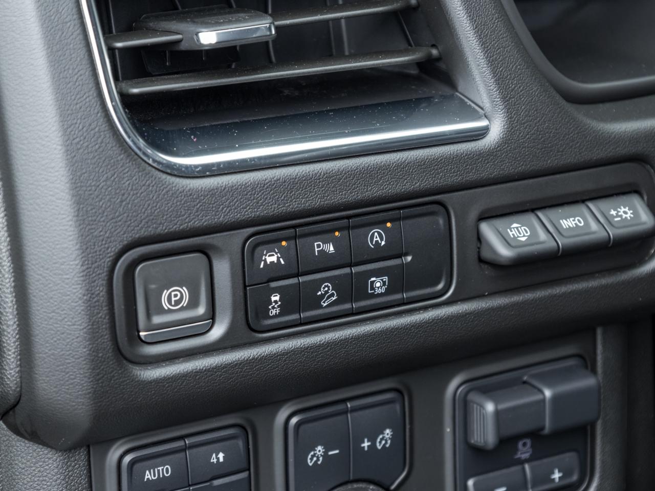 2024 Chevrolet Tahoe 4WD 4dr High Country Photo