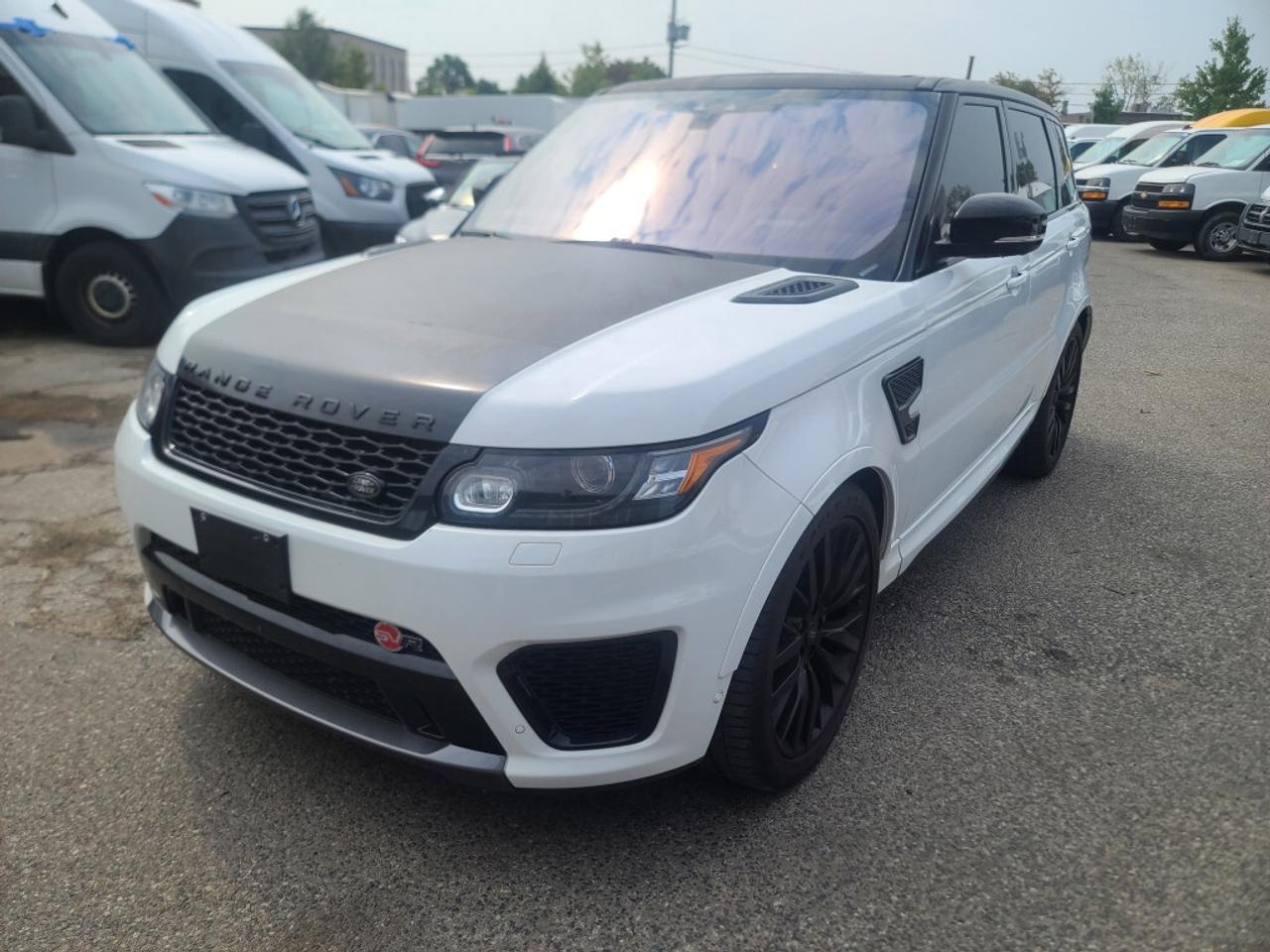 2017 Land Rover Range Rover Sport V8 Supercharged SVR Photo0