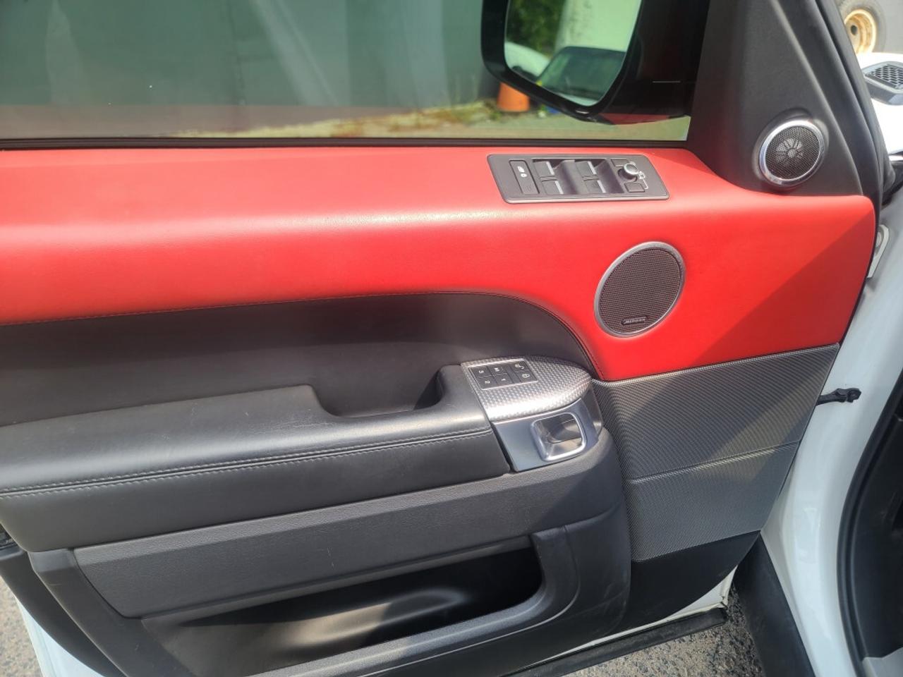 2017 Land Rover Range Rover Sport V8 Supercharged SVR Photo