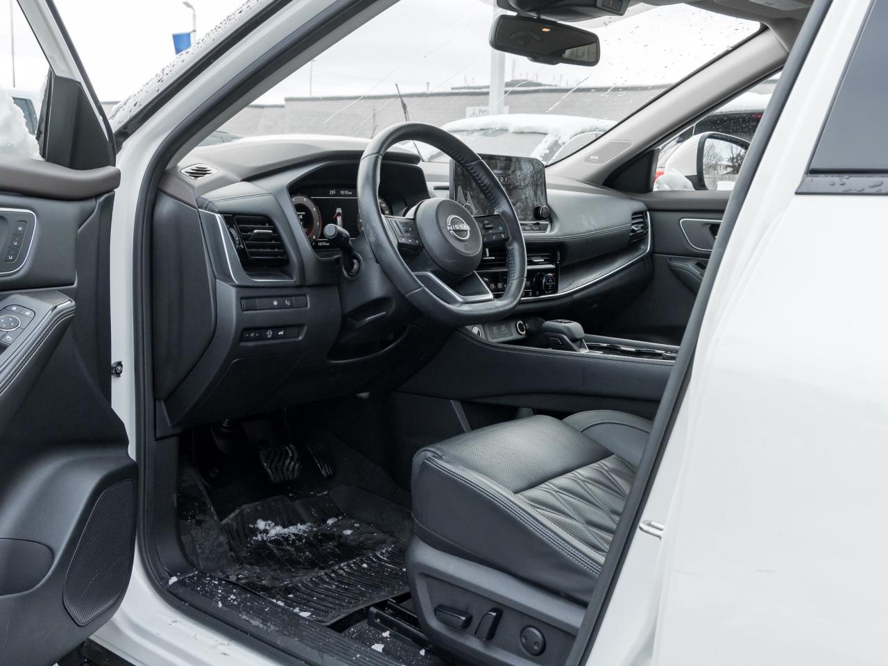 2023 Nissan Rogue AWD Platinum Photo