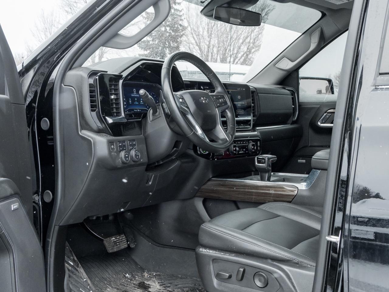 2024 Chevrolet Silverado 1500 4WD Crew Cab 147  LT Trail Boss Photo