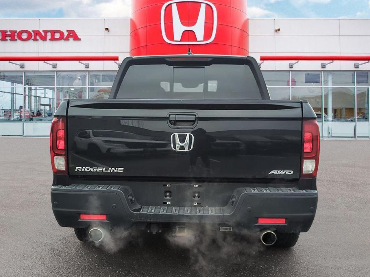 2023 Honda Ridgeline Black Edition Photo4