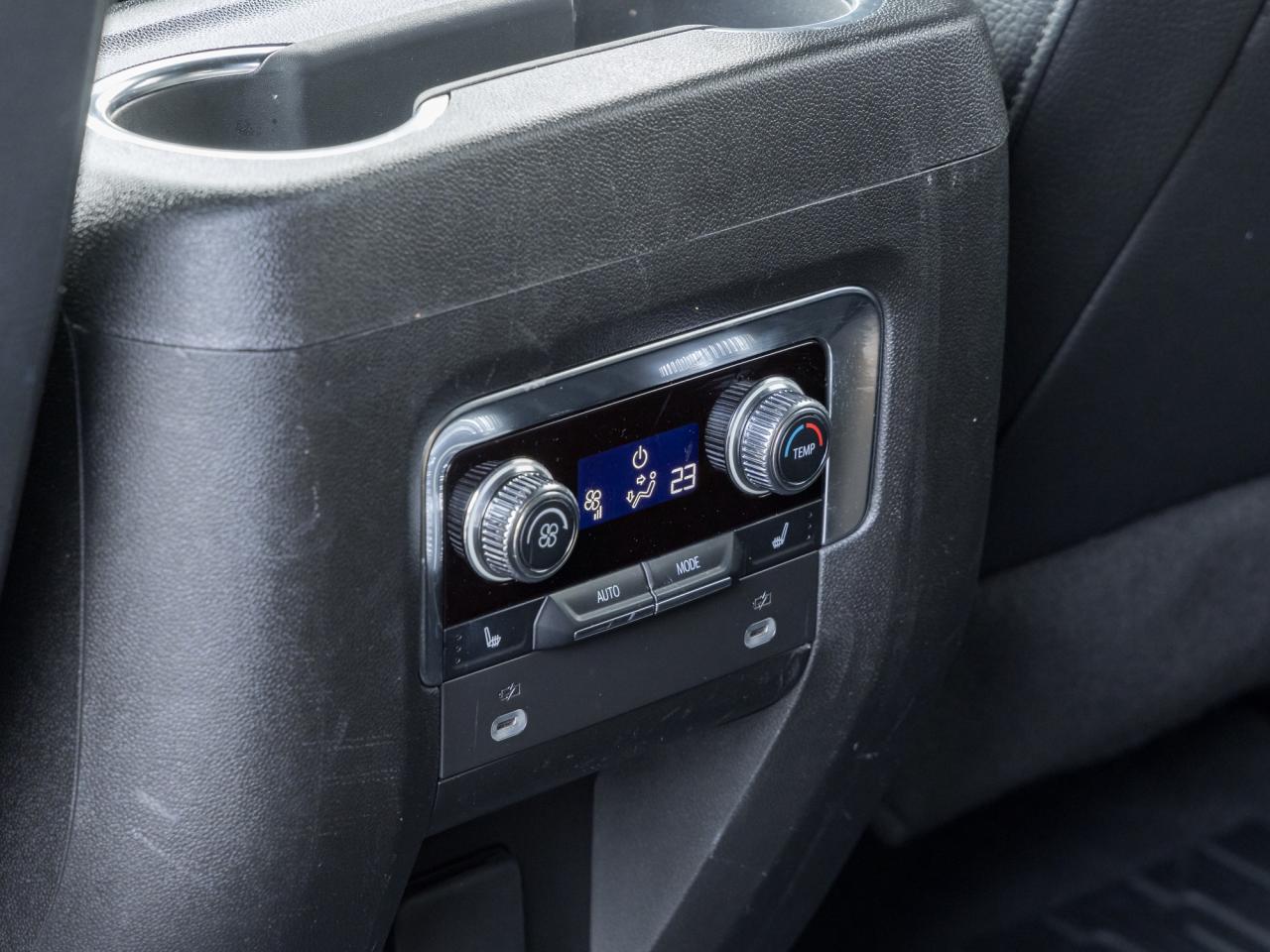 2022 GMC Yukon 4WD 4dr Denali Photo