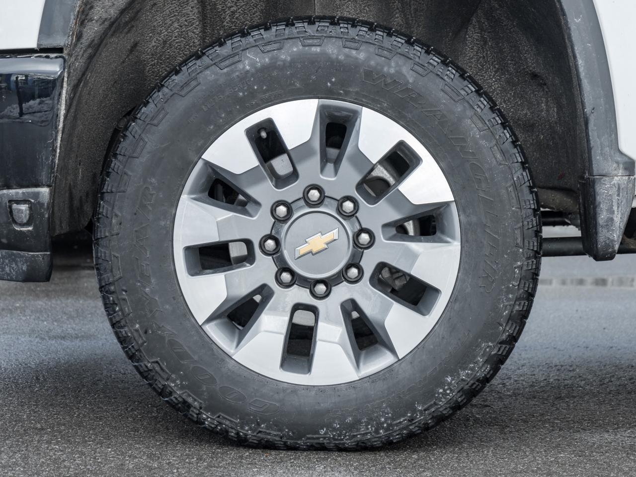 2024 Chevrolet SILVERADO 2500HD 4WD Crew Cab 159  Custom   Value Pkg   Z71 Off Rd. Photo3