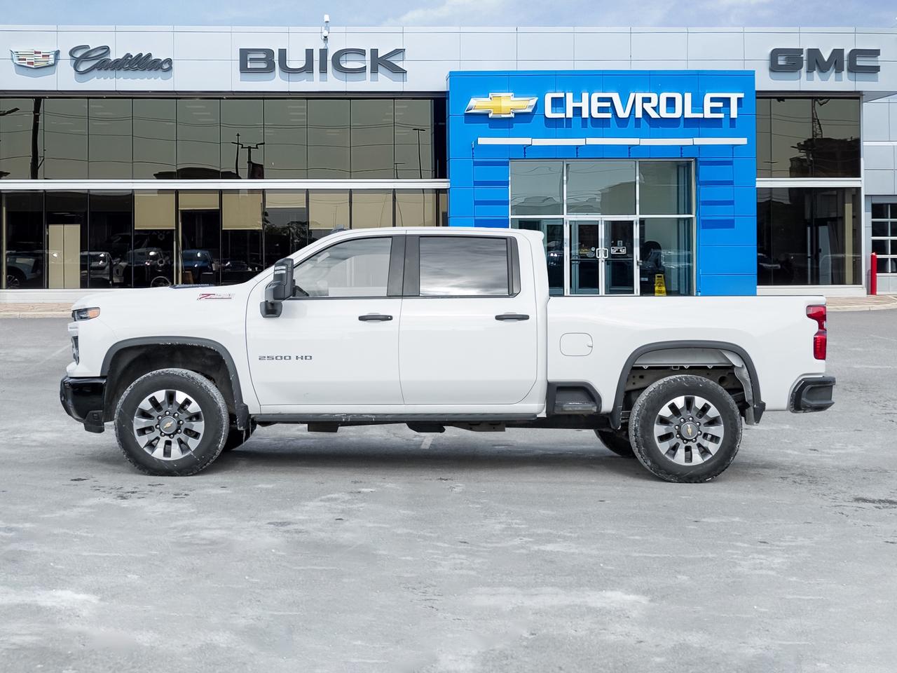 2024 Chevrolet SILVERADO 2500HD 4WD Crew Cab 159  Custom   Value Pkg   Z71 Off Rd. Photo2