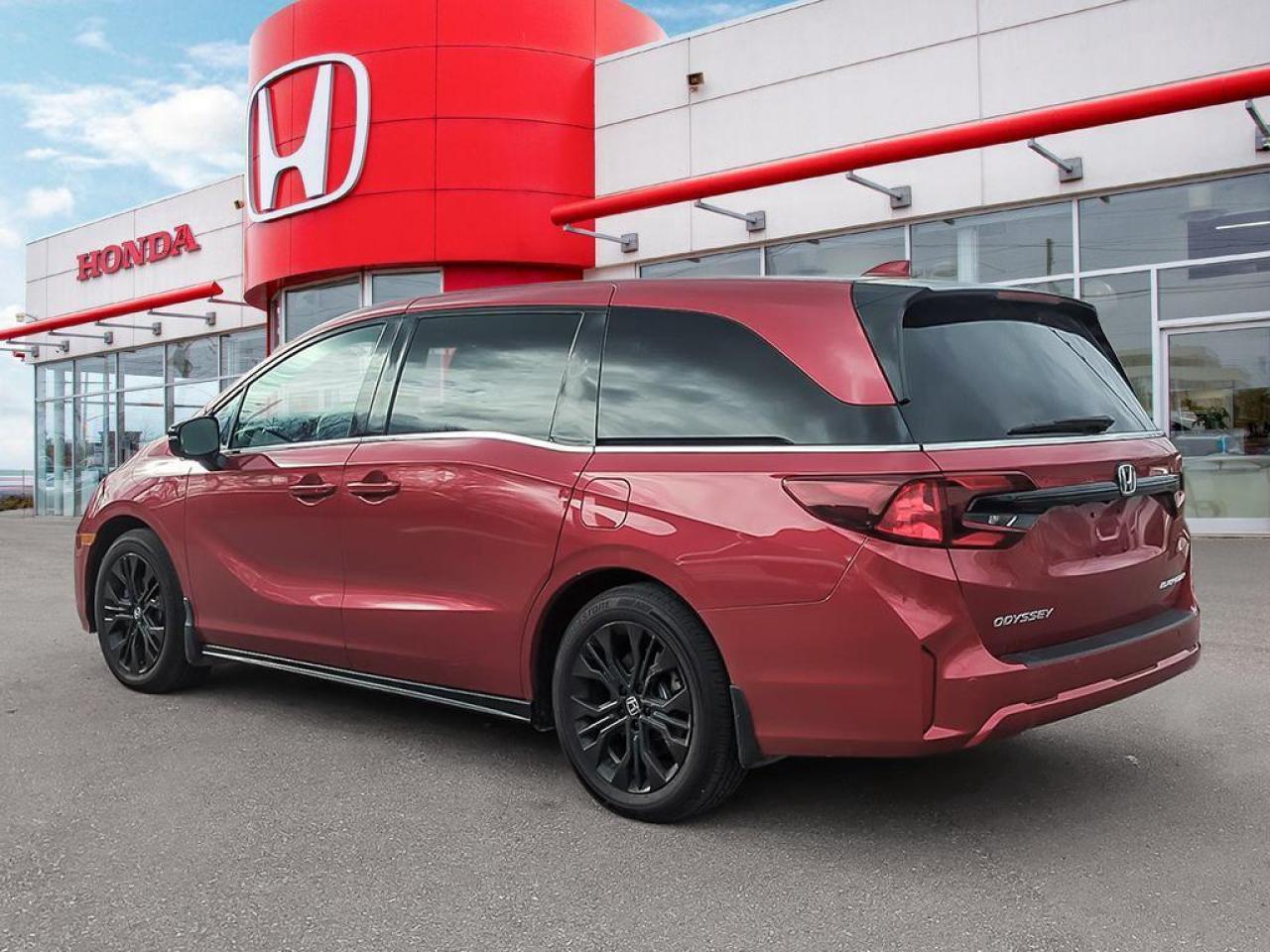 2025 Honda Odyssey Black Edition Photo3
